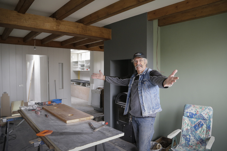 Cees Besseling verduurzaamt zijn woning: ‘Trots op dat we niets aan energie betalen’